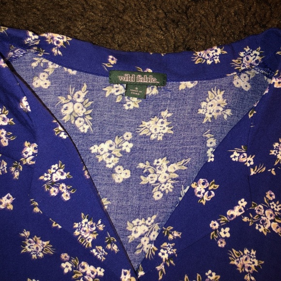 Cropped floral button up. - Picture 2 of 3